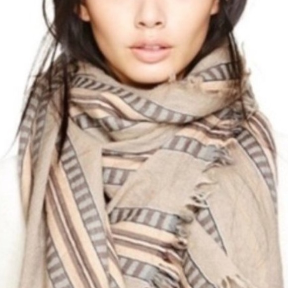 🌟 HOST PICK 🌟 Artizia Blanket Scarf - Picture 2 of 4